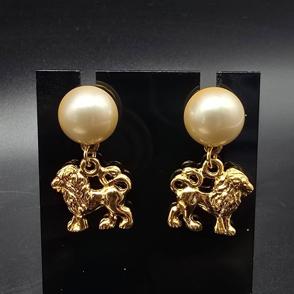 Liz Claiborne Gold Tone Lion Earrings Faux Pearl Pierced